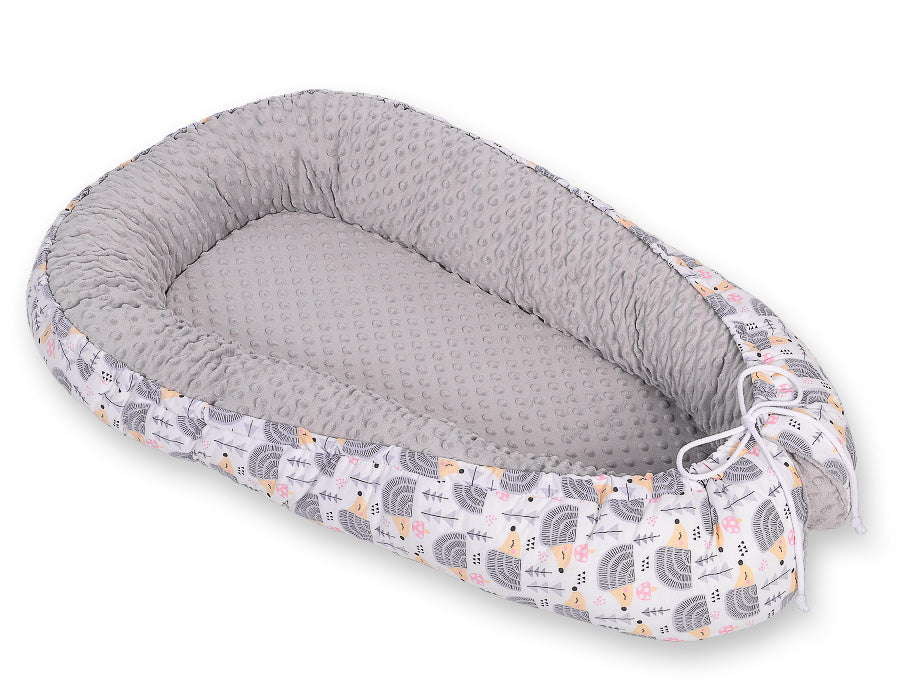 Baby nestje Dubbelzijdige Premium Cocoon for infants BOBONO minky- hedgehogs grey – afbeelding 5