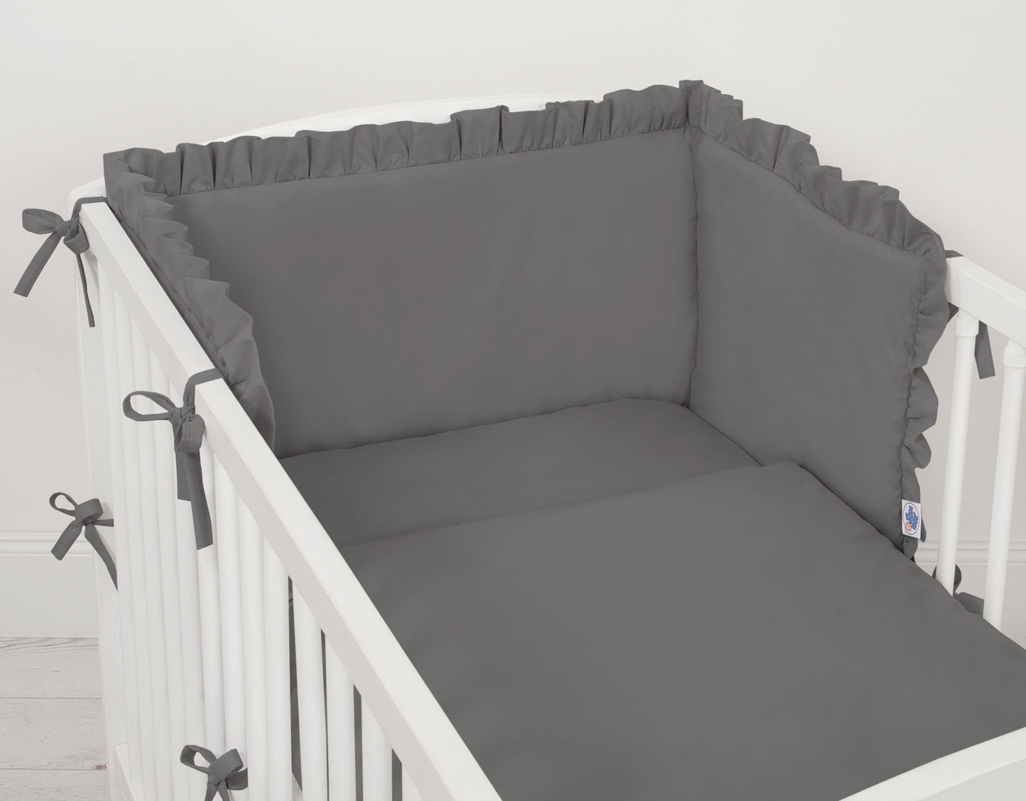Universal baby bed bumper with frill - anthracite – afbeelding 2