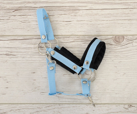 The adjustable halter for Hobby Horse A3 - light blue with black furry – afbeelding 2