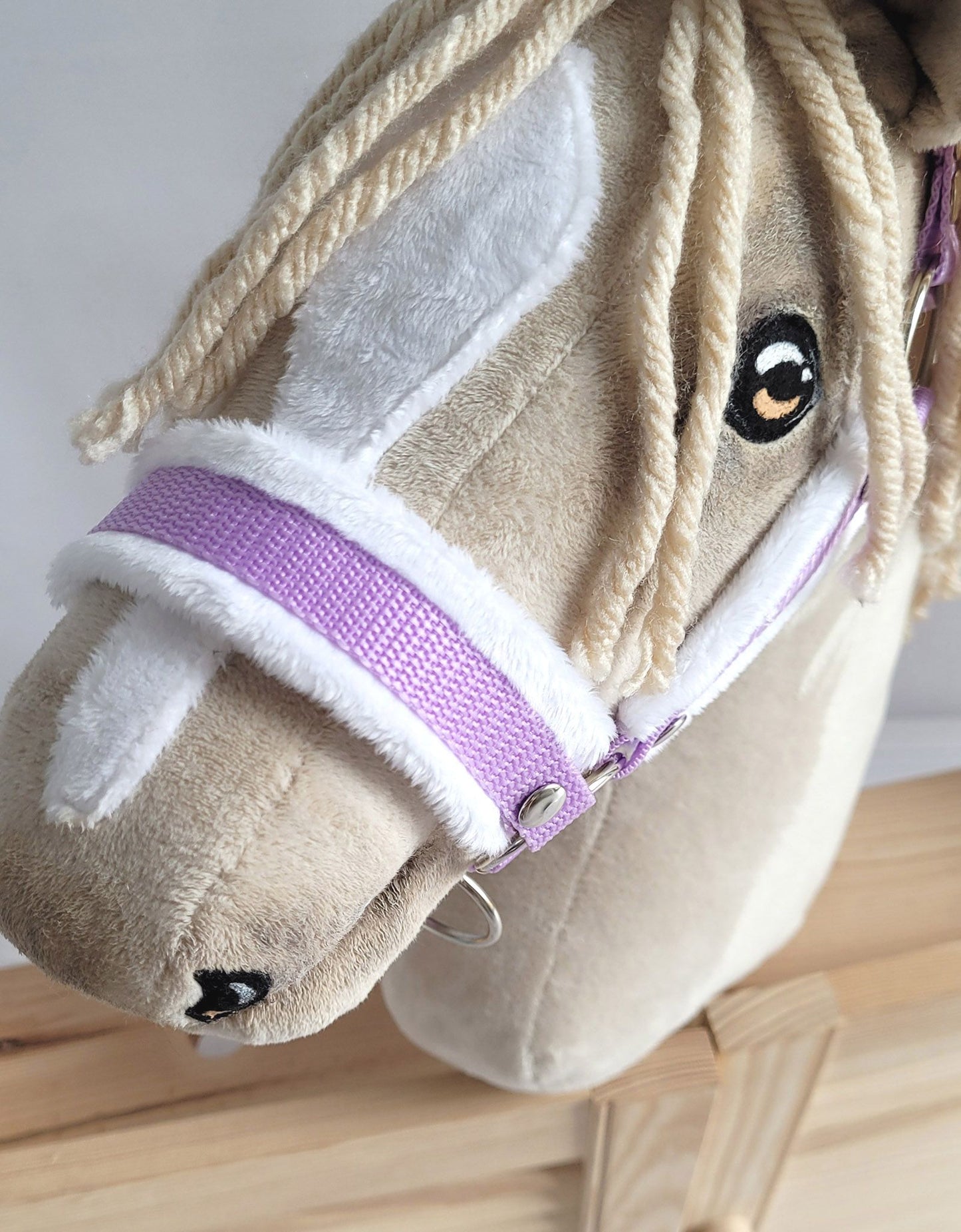 The adjustable halter for Hobby Horse A3 - purple with white furry – afbeelding 3