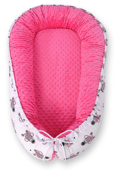 Baby nestje Dubbelzijdige Premium Cocoon for infants BOBONO minky- pink zebras – afbeelding 1