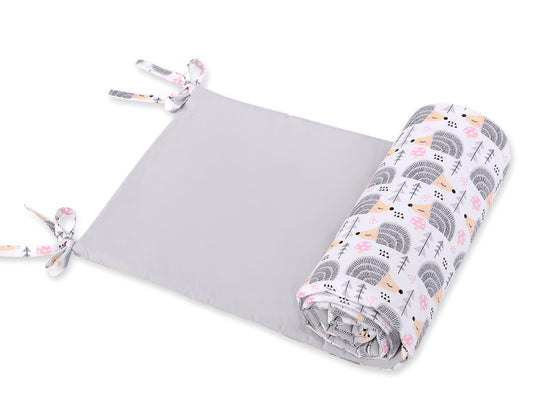 Universal bumper for cot - hedgehogs grey – afbeelding 1