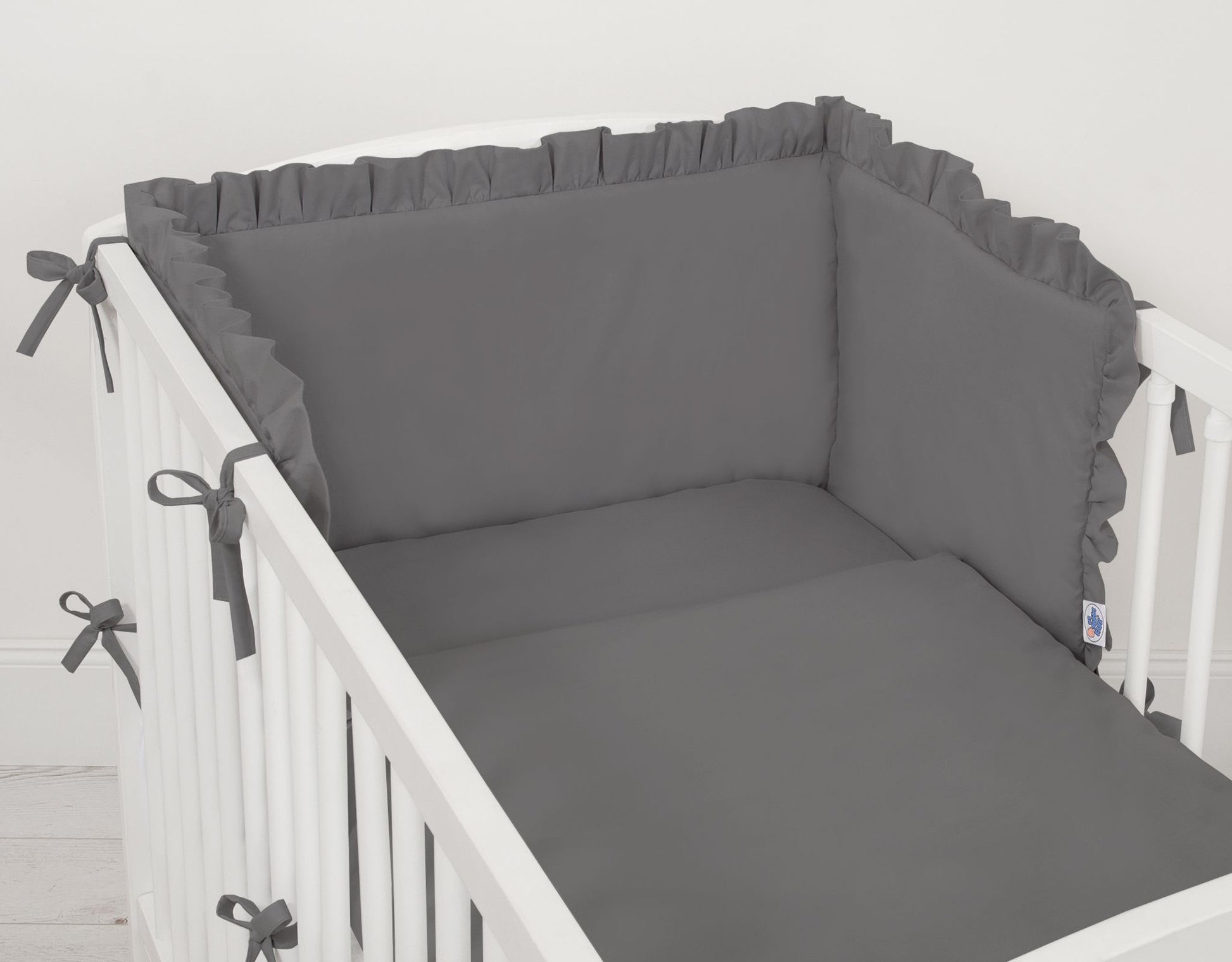 Universal baby bed bumper with frill - anthracite – afbeelding 2