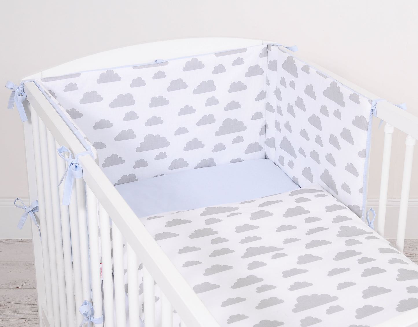 Universal Dubbelzijdige bumper for cot - clouds gray/blue – afbeelding 2