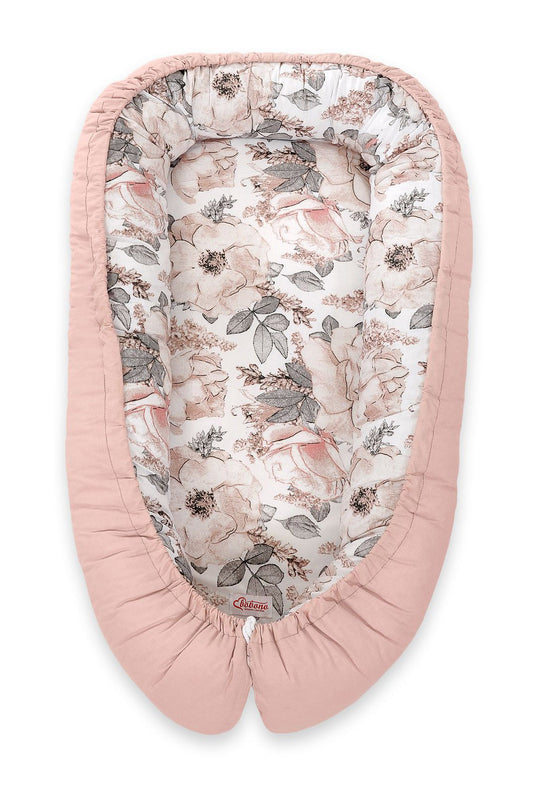 Baby nestje Dubbelzijdige Premium Cocoon for infants BOBONO - sepia roses/pastel pink – afbeelding 1
