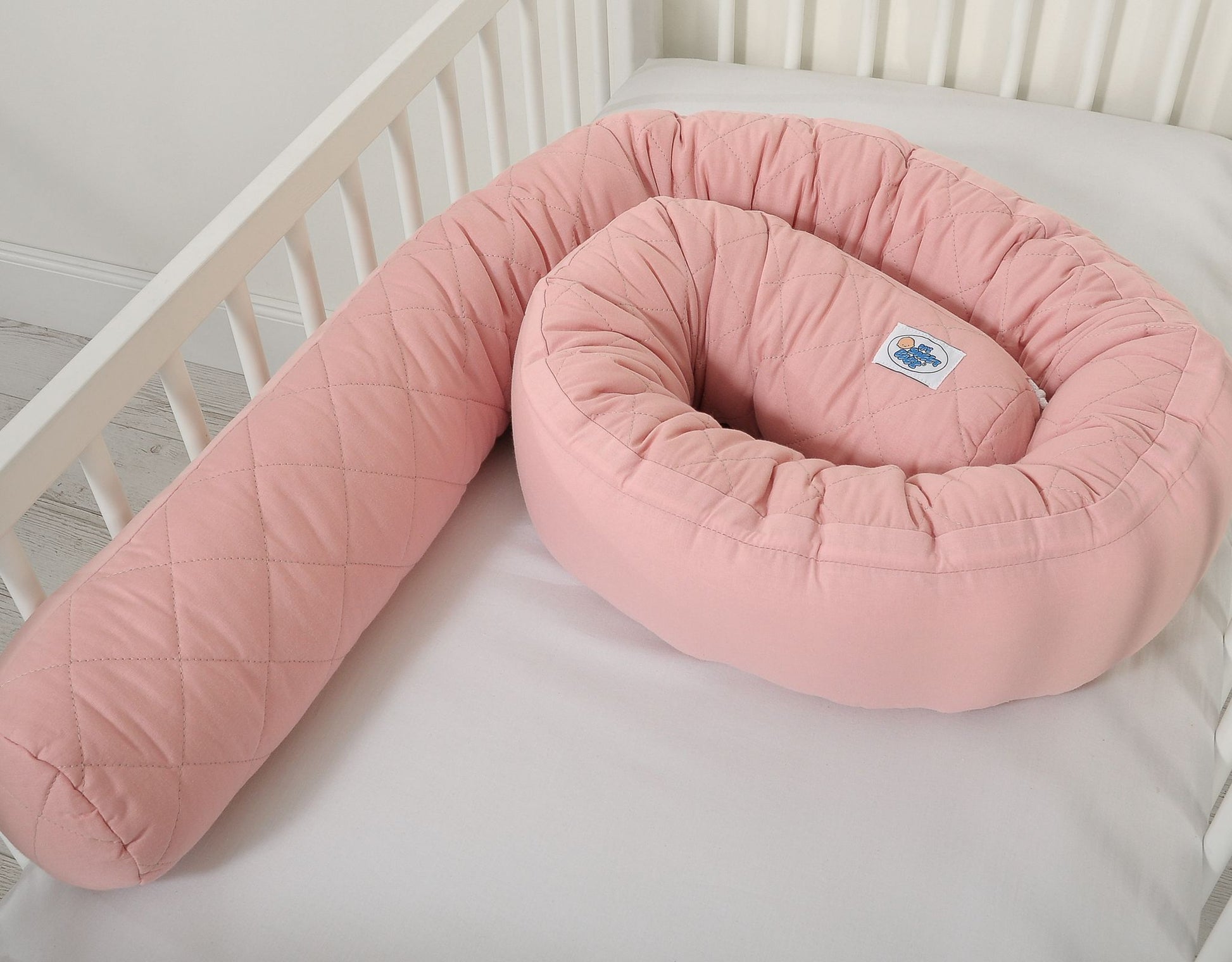 2-in-1 - baby nestje quilted - snake kussen bumper - pastel pink – afbeelding 4