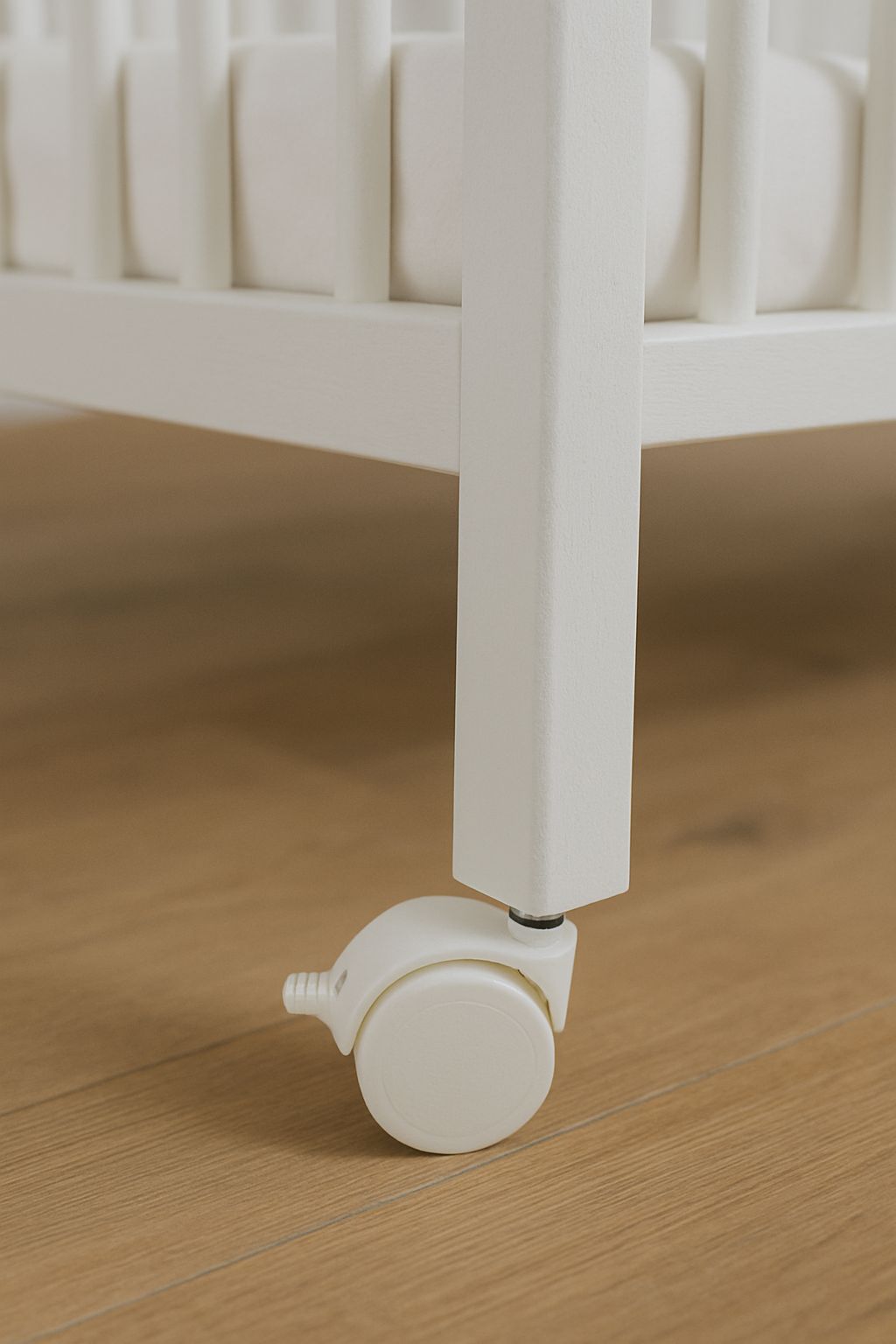 Baby cot castors - set white 4 pcs – afbeelding 3