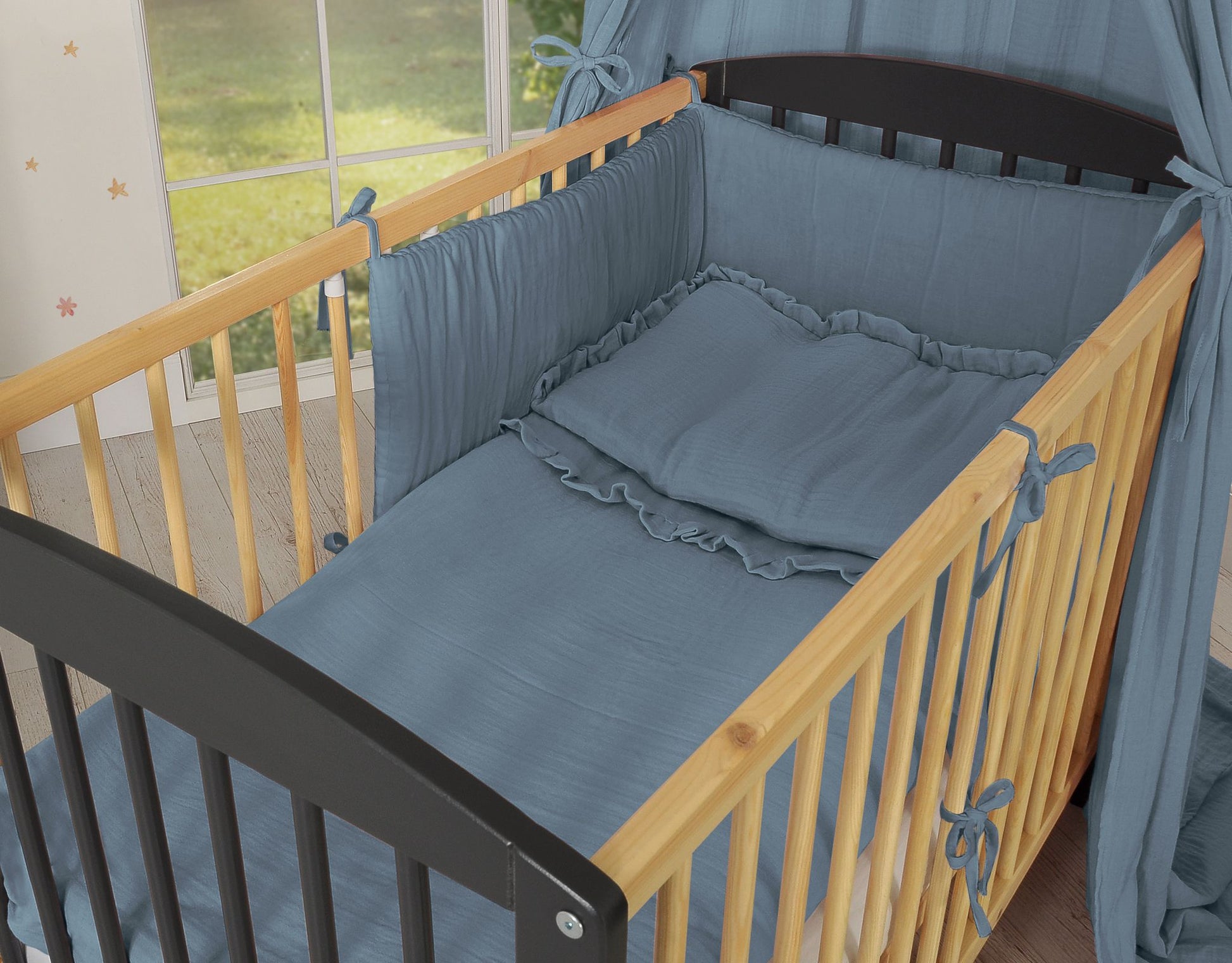 Universal hydrofiel cot bumper 180x30 cm - pastel blue – afbeelding 2