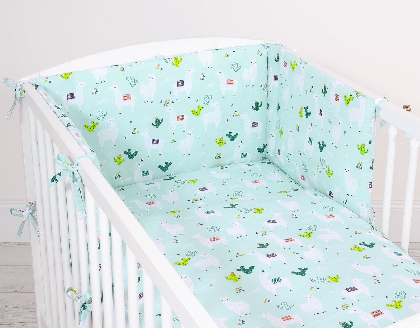 Universal bumper for cot - lama mint – afbeelding 2